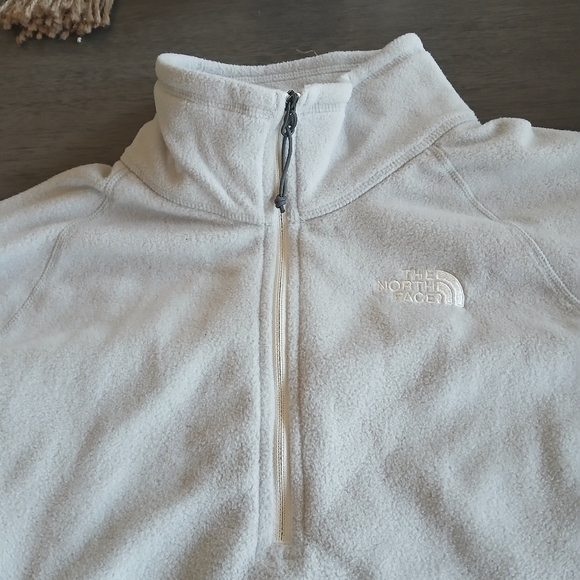 Womans North Face Light Gray Pullover Fleece Nwot Size M - Picture 5 of 6